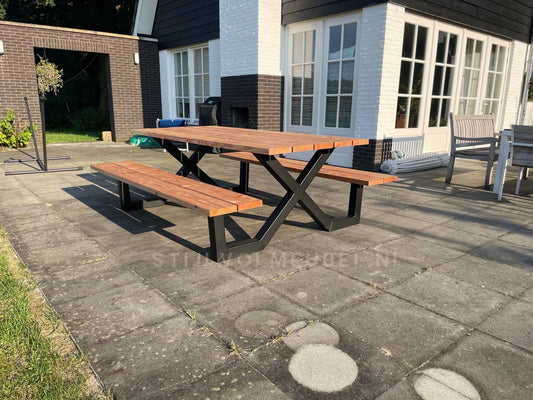 Picknicktafel staal & douglas - StijlvolMeubel.nl