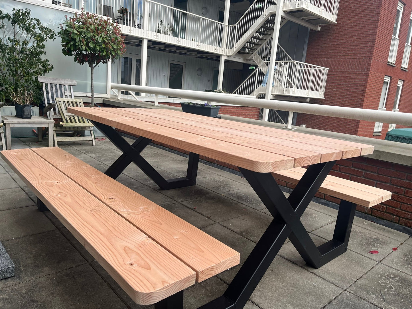 Picknicktafel staal & douglas - StijlvolMeubel.nl